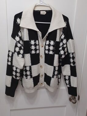 Black & White Houndstooth Checkered Cardigan Sweater Cozy Business Casual M